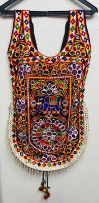 Multicolor embroidered cotton u-neck blouse 2