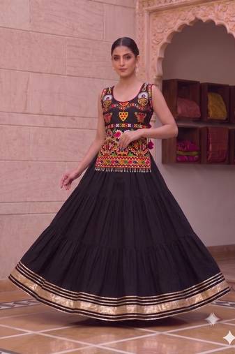 Black embroidered cotton u-neck blouse