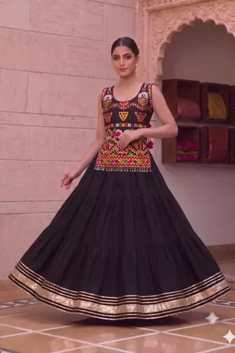 Black embroidered cotton u-neck blouse