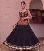 Black embroidered cotton u-neck blouse