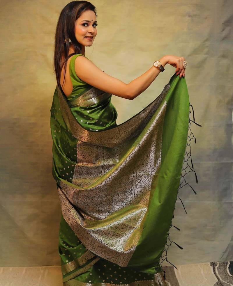 Dark green silk blend woven saree with banarasi silk