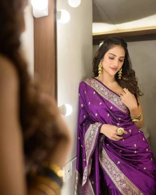 Purple silk blend woven saree with banarasi silk 3