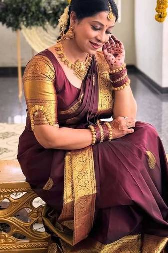 Dark maroon silk blend woven saree with banarasi silk