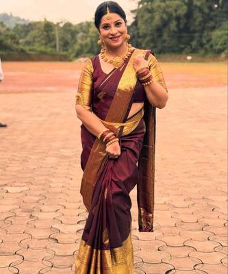 Dark maroon silk blend woven saree with banarasi silk 2