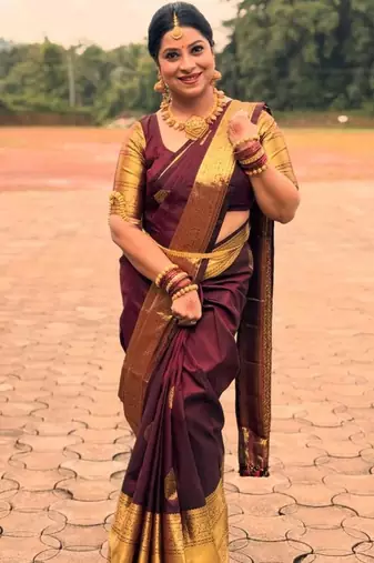 Dark maroon silk blend woven saree with banarasi silk