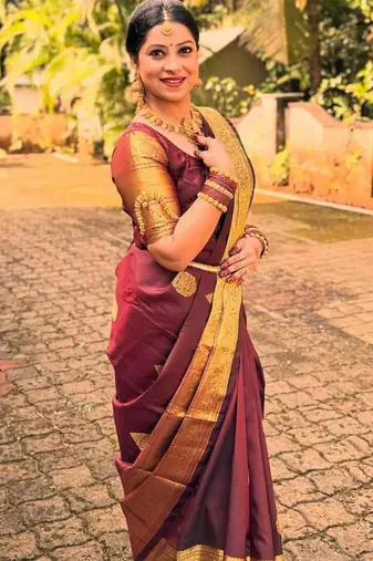 Dark maroon silk blend woven saree with banarasi silk