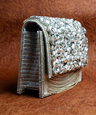 Diamond hinted kasse silver 3