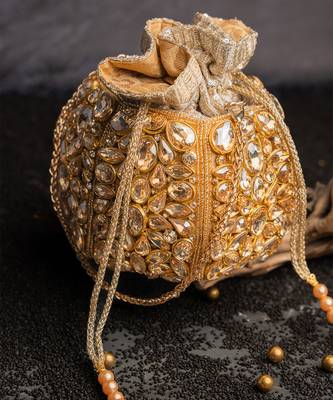 Diamond bucket (gold) 3
