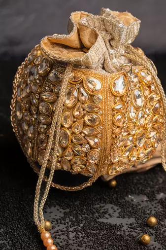 Diamond bucket (gold)