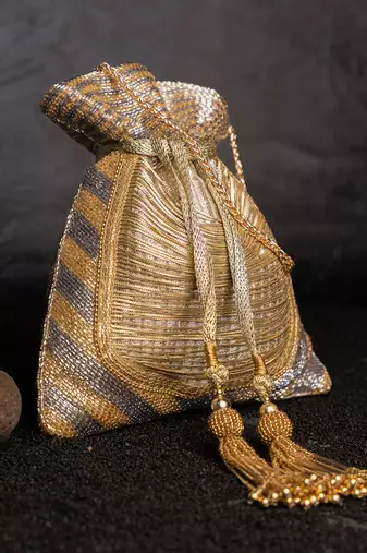 Hinted pewter gold
