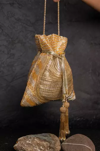 Hinted (gold)