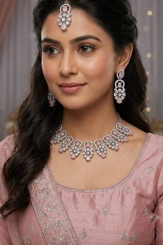 baby pink rhodium-plated agate stone necklace set with earrings & maang tikka