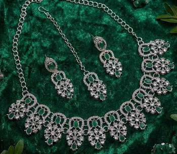 green rhodium-plated agate stone necklace set with earrings & maang tikka 2
