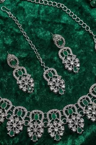 green rhodium-plated agate stone necklace set with earrings & maang tikka
