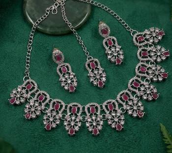 maroon rhodium-plated agate stone necklace set with earrings & maang tikka 2