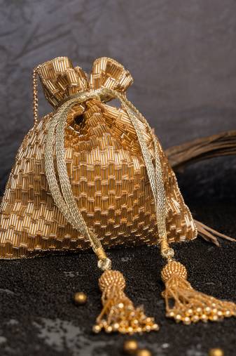 Salli en vie (gold)