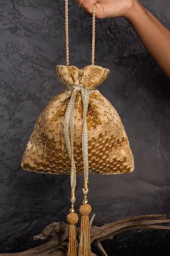 Salli en vie (gold)