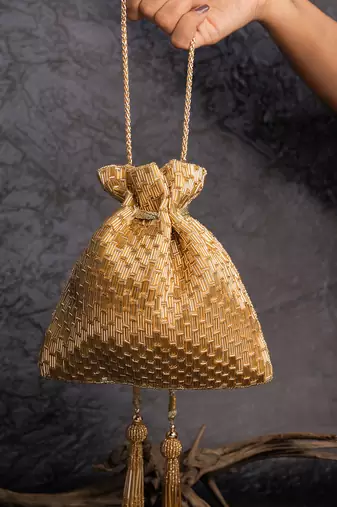 Salli en vie (gold)
