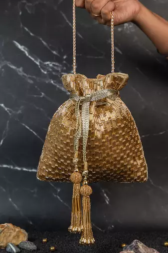 Salli en vie (gold)