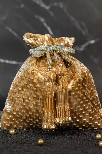 Salli en vie (gold)