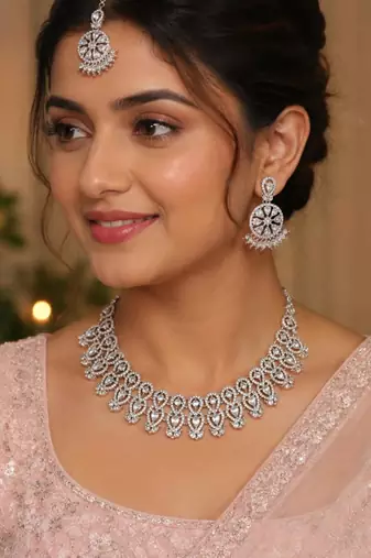 white rhodium-plated agate stone necklace set with earrings & maang tikka