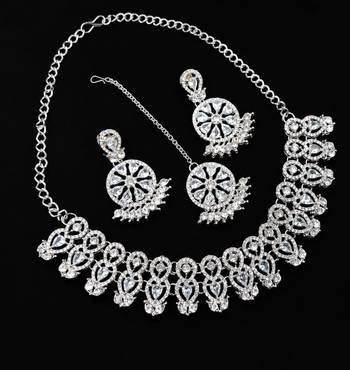 white rhodium-plated agate stone necklace set with earrings & maang tikka 2