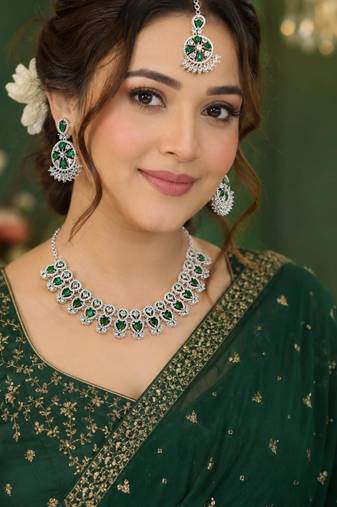 green rhodium-plated agate stone necklace set with earrings & maang tikka