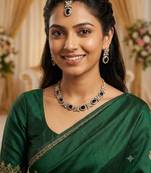 black mehndi-plated agate stone necklace set with earrings & maang tikka