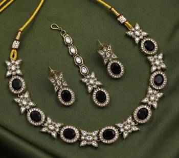 black mehndi-plated agate stone necklace set with earrings & maang tikka 2