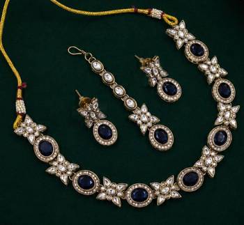 blue mehndi-plated agate stone necklace set with earrings & maang tikka 2
