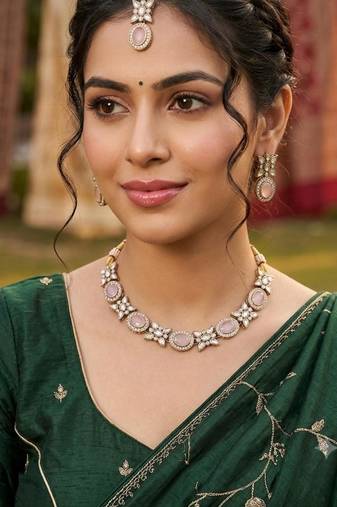 baby pink mehndi-plated agate stone necklace set with earrings & maang tikka