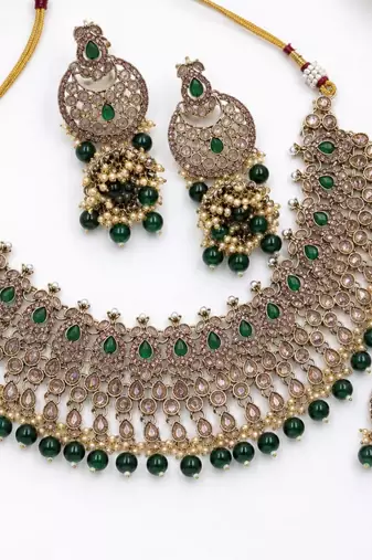 green mehndi-plated agate stone necklace set with earrings & maang tikka