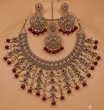 maroon mehndi-plated agate stone necklace set with earrings & maang tikka 2