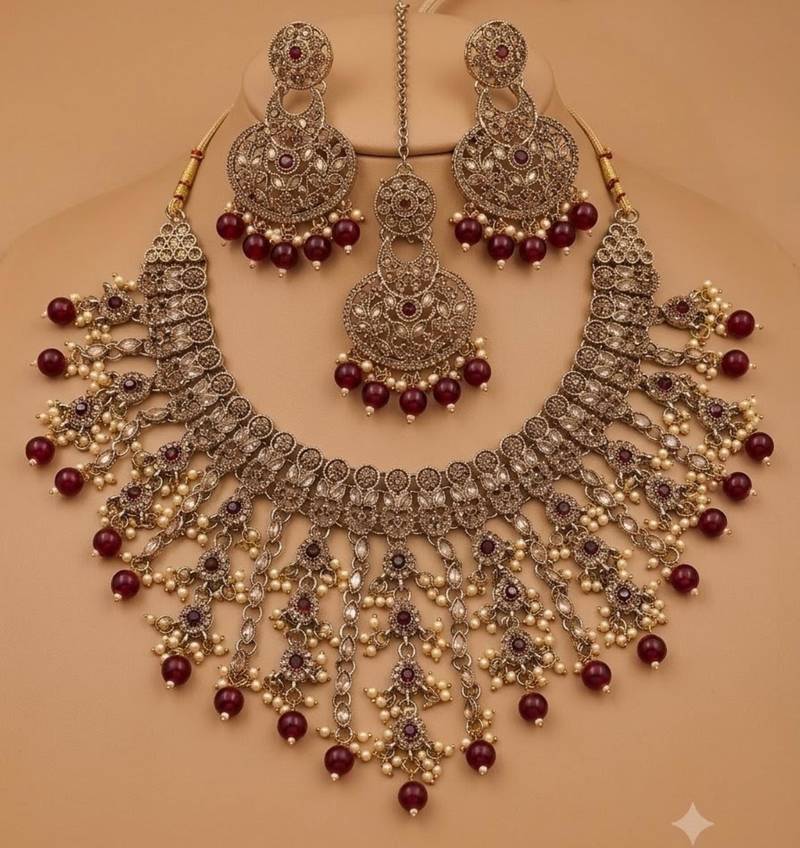 maroon mehndi-plated agate stone necklace set with earrings & maang tikka