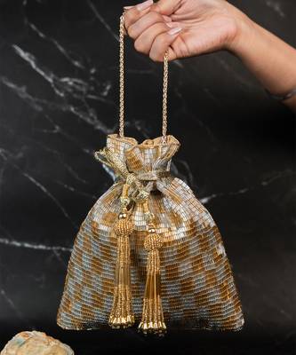 Shades of gold tassel 4