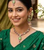pista mehndi-plated agate stone necklace set with earrings & maang tikka
