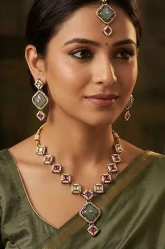 pista mehndi-plated agate stone necklace set with earrings & maang tikka