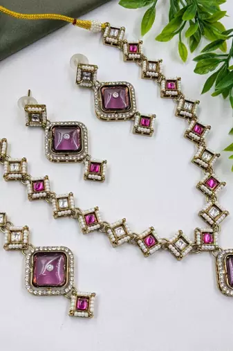 purple mehndi-plated agate stone necklace set with earrings & maang tikka