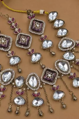 purple mehndi-plated agate stone necklace set with earrings & maang tikka