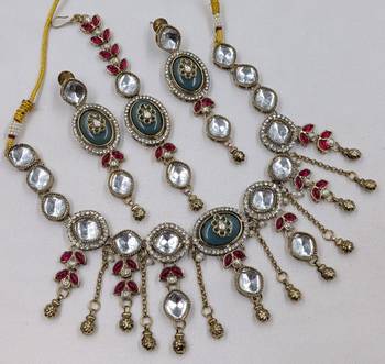 pista mehndi-plated agate stone necklace set with earrings & maang tikka 2