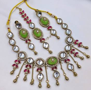 pista mehndi-plated agate stone necklace set with earrings & maang tikka 2
