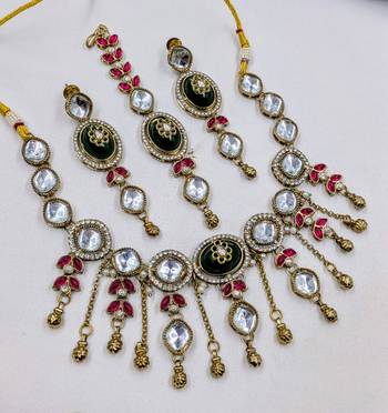green mehndi-plated agate stone necklace set with earrings & maang tikka 2