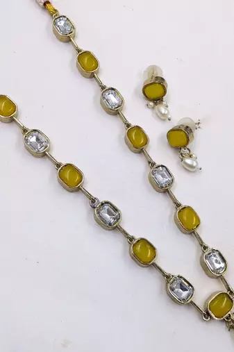 yellow mehndi-plated agate stone necklace set with earrings & kundan