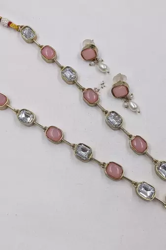 pink mehndi-plated agate stone necklace set with earrings & kundan