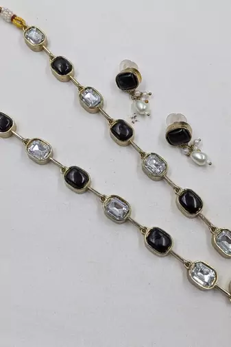black mehndi-plated agate stone necklace set with earrings & kundan