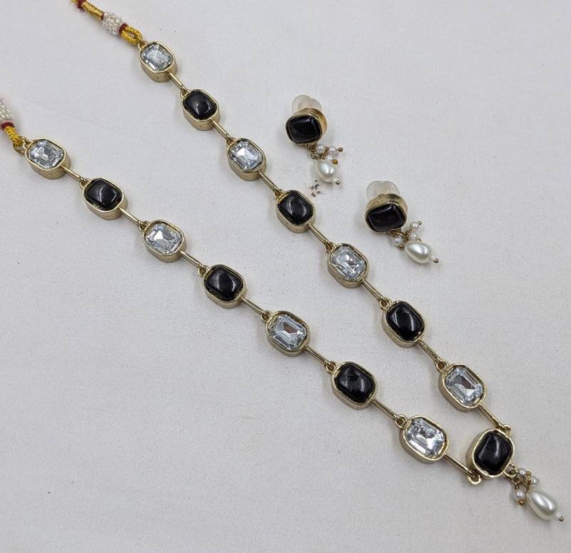 black mehndi-plated agate stone necklace set with earrings & kundan
