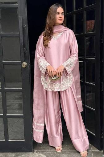 Pink pure crepe silk blend embroidered farshi suit with net dupatta