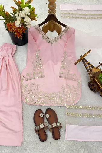 Pink pure crepe silk blend embroidered farshi suit with net dupatta