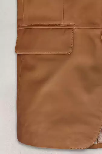 Men's beige   lambskin leather coat 2 flap pocket & button detail