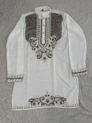 Off white silk blend heavy thread & sequins embroidered kurta with straight pant 2